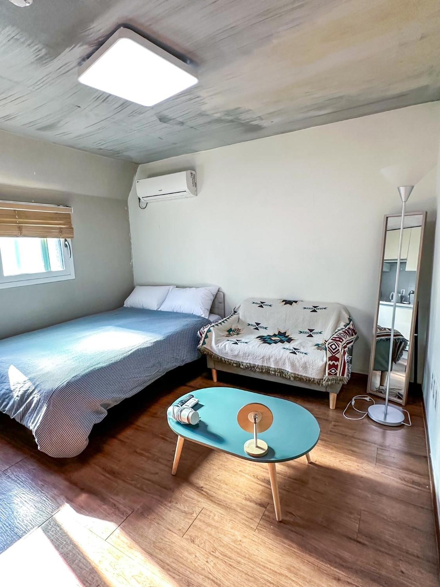 Bb Hongdae Line Albergue Seul
